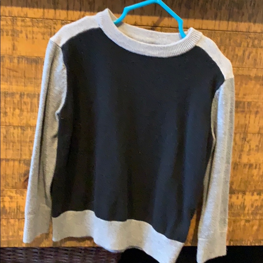 Gap kids black and gray sweater
